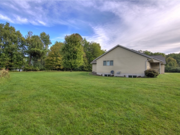 Residentialhouse for sale picture with an address of  850 Walters Court in Cornell and a list price of 369900