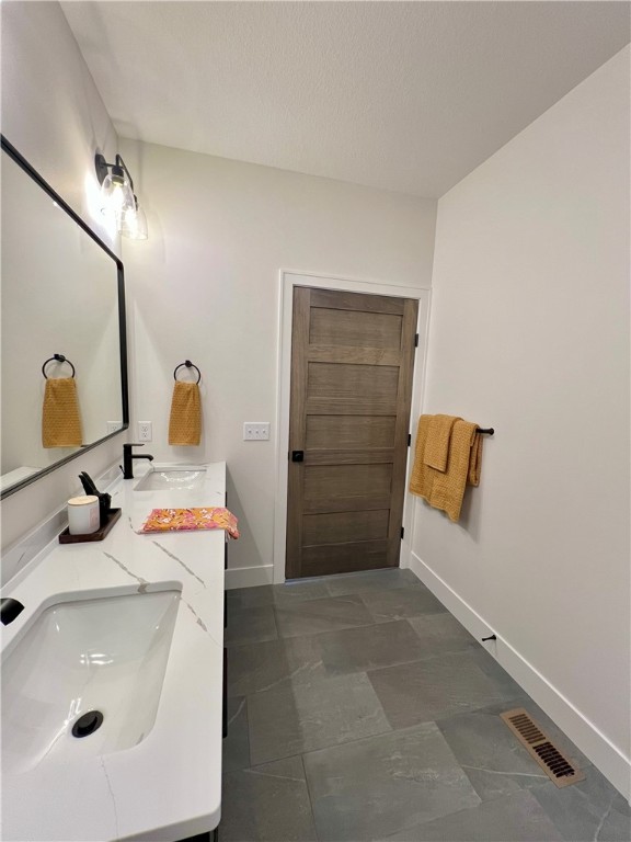 924-Bluffview-Chippewa-Falls-WI-54729-4