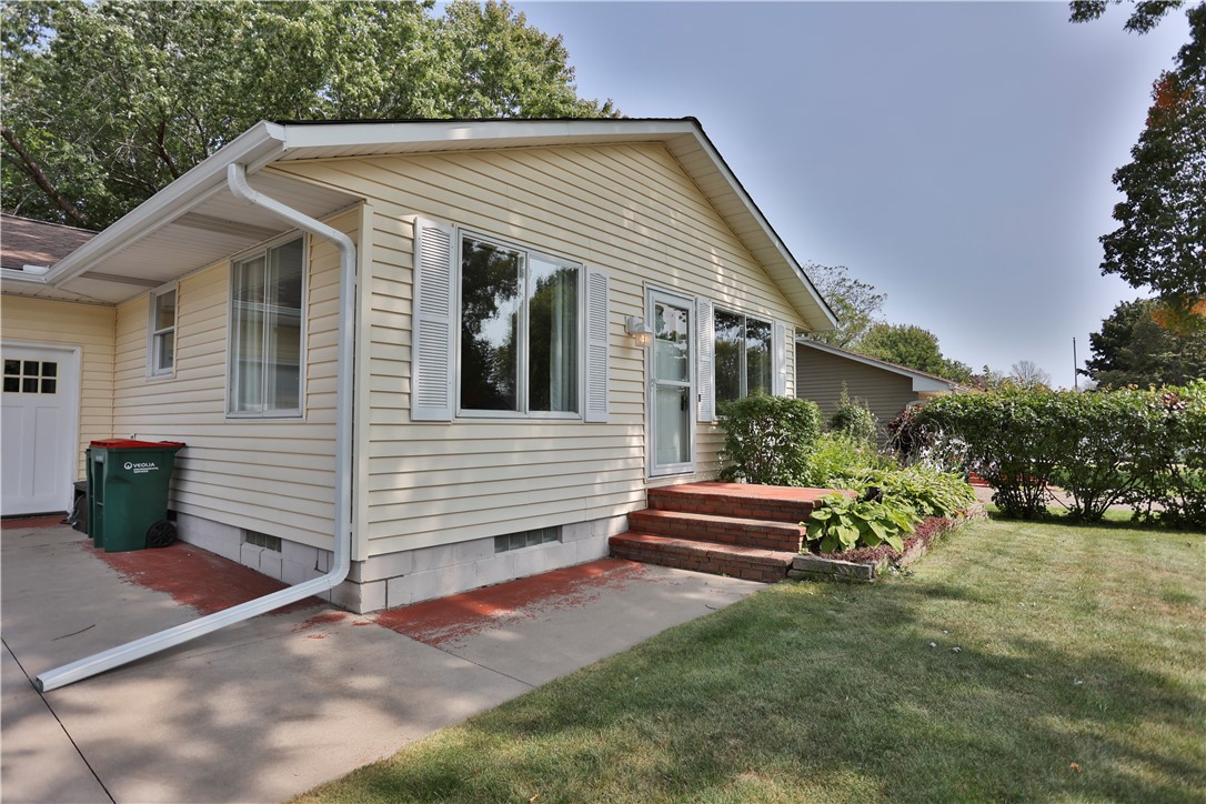 931-Roosevelt-River-Falls-WI-54022-8