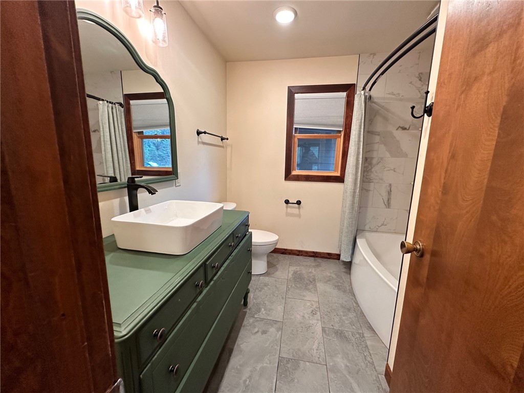 9448-Brodi-Hayward-WI-54843-3