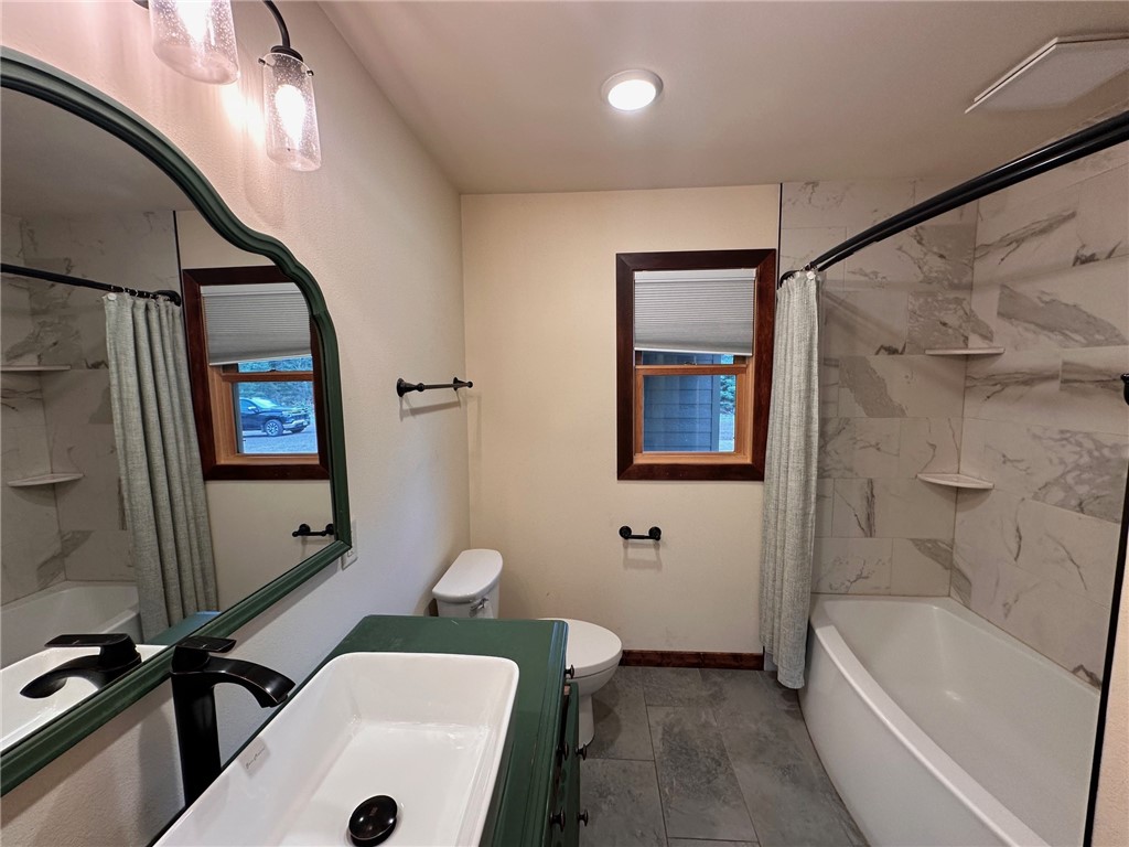 9448-Brodi-Hayward-WI-54843-3