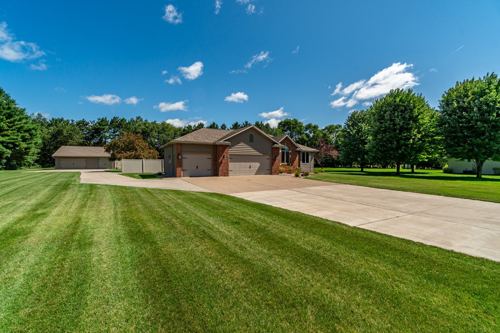 9897-172nd-Chippewa-Falls-WI-54729-6