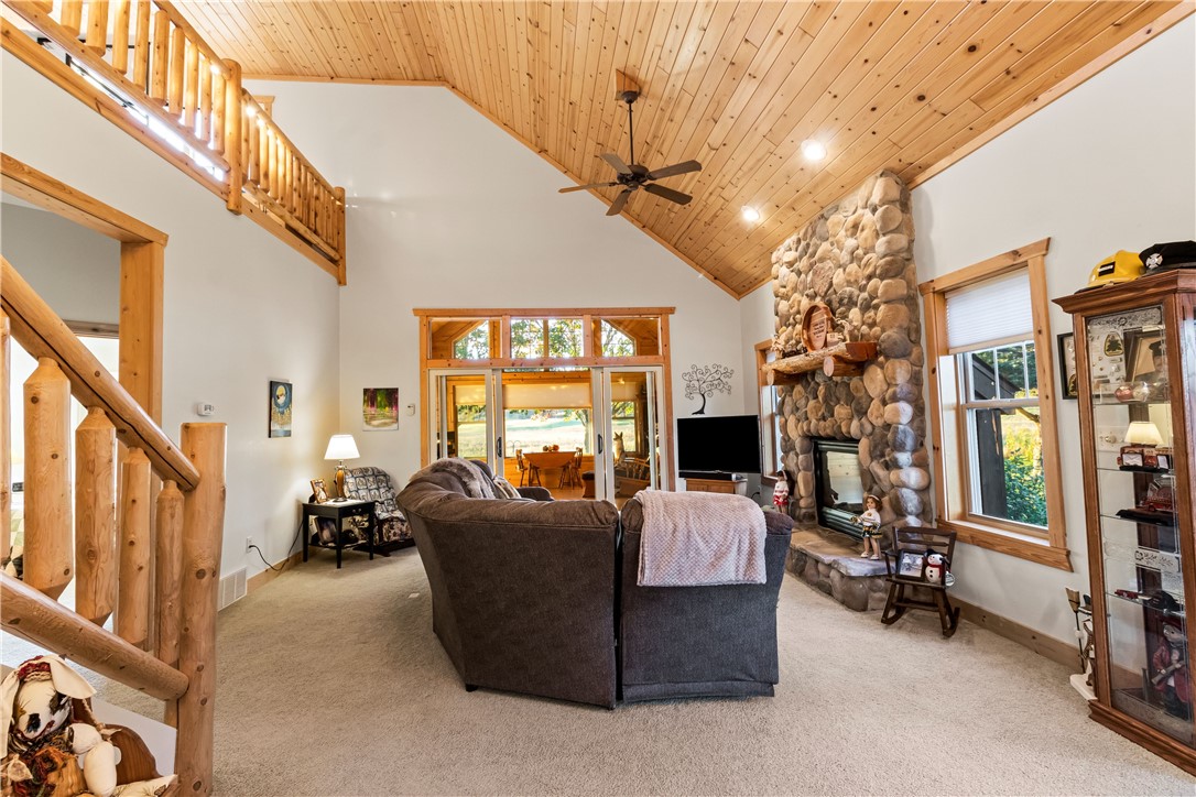 Residentialhouse for sale picture with an address of  9979 Golf Villa Lane  in Hayward and a list price of 319000