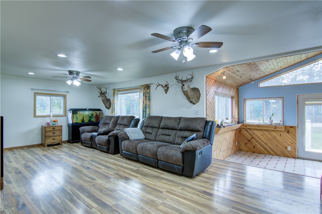 Wisconsin property for sale listing in Augusta Residentialhouse for sale picture with an address of E20364 County Road GG in Augusta and a list price of 365000