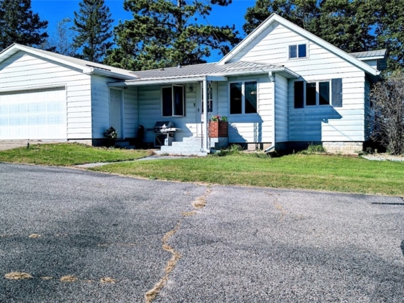 Residentialhouse for sale picture with an address of  E4590 1390th Avenue in Ridgeland and a list price of 289000