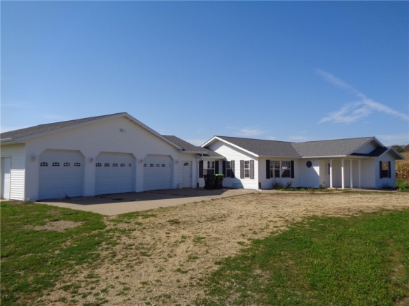 Residentialhouse for sale picture with an address of  N4447 610th St  in Menomonie and a list price of 559900