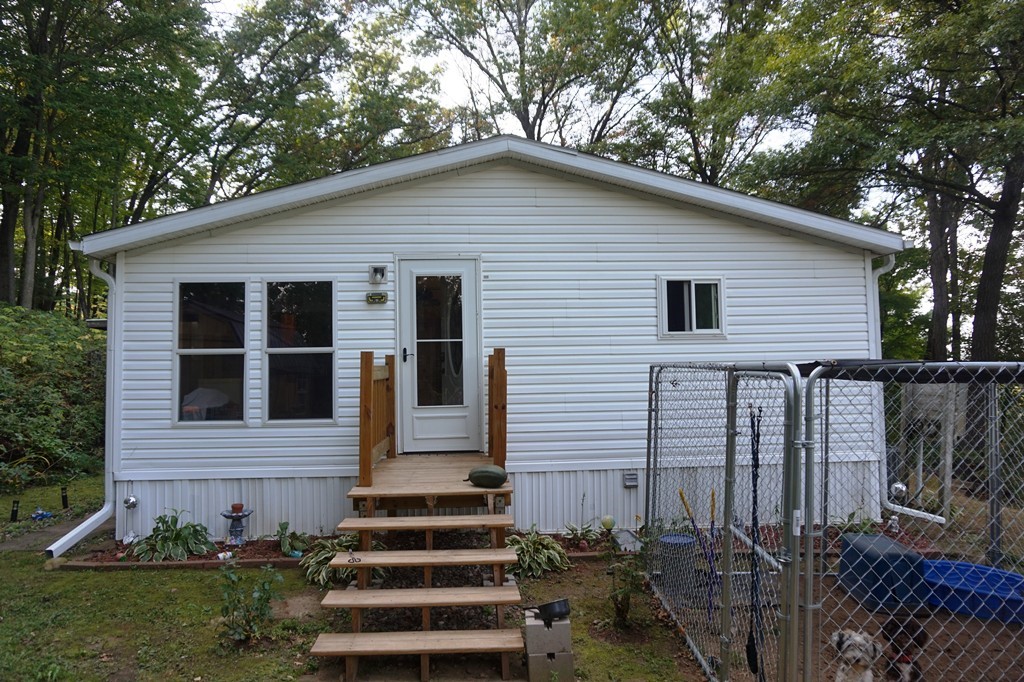 Residentialhouse for sale picture with an address of  N7606 808th Street in Colfax and a list price of 220000