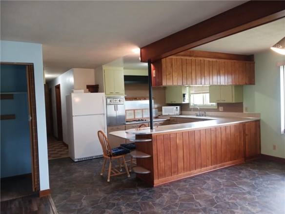 Residentialhouse for sale picture with an address of  S1131 Knabe Road in Nelson and a list price of 199900