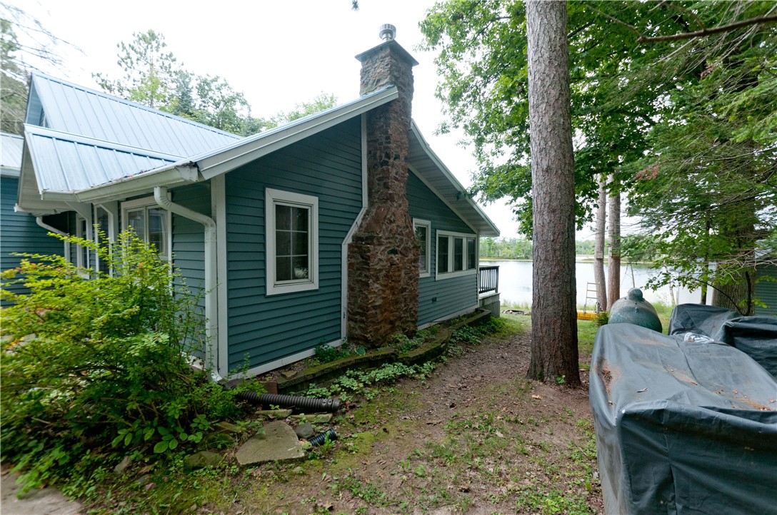 Residentialhouse for sale picture with an address of  W15949 Bass Lake Road in Weyerhaeuser and a list price of 339900