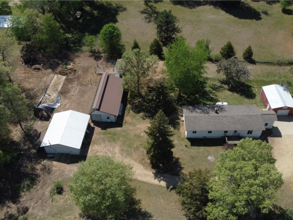 Residentialhouse for sale picture with an address of  W2585 County Road R  in Durand and a list price of 170000