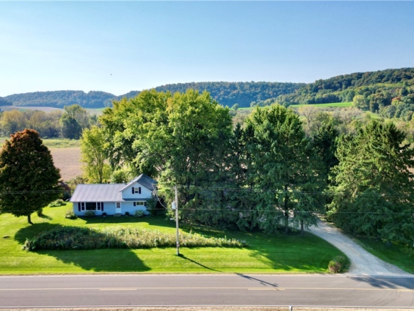 Residentialhouse for sale picture with an address of  W8539 County Road Z  in Arkansaw and a list price of 279900