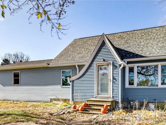 Residentialhouse for sale picture with an address of  1028 Woodward Avenue in Chippewa Falls and a list price of 249900