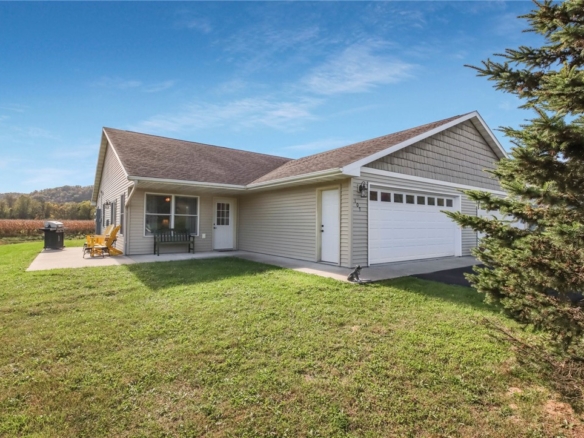 Residentialhouse for sale picture with an address of  109 Nelson Drive in Elmwood and a list price of 279900