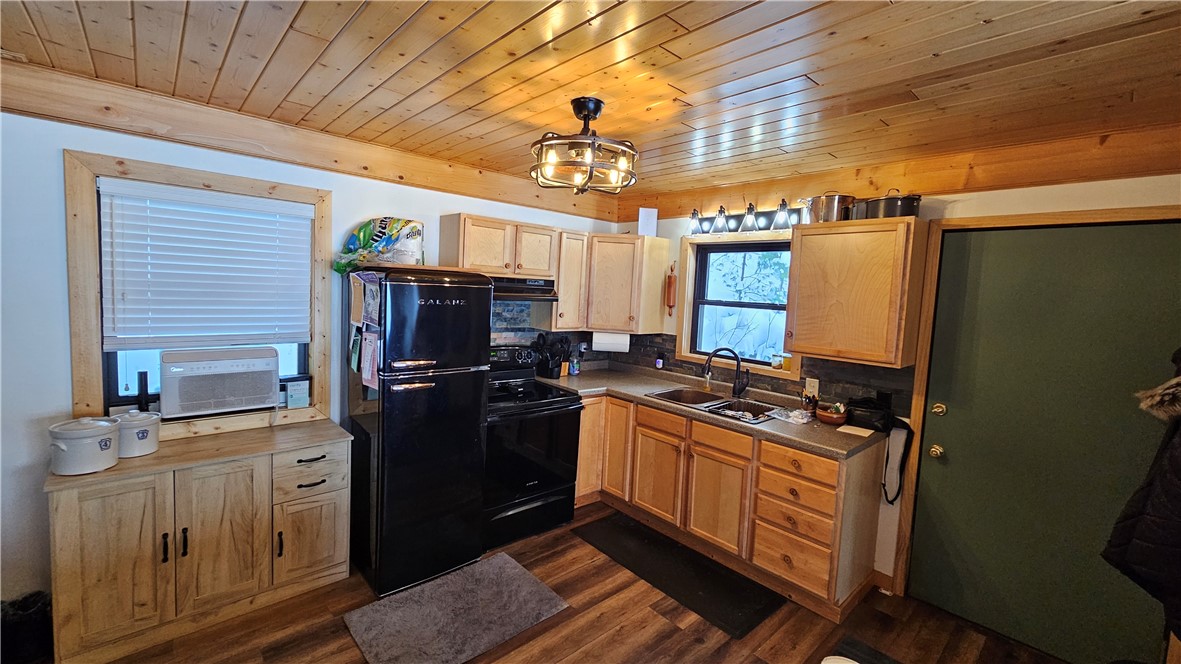 11495-Tiger-Cat-Hayward-WI-54843-1