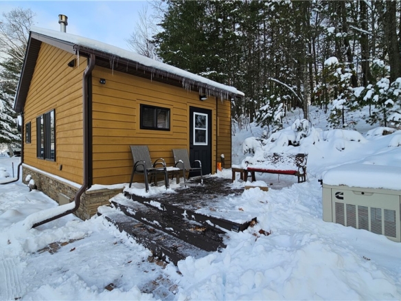 Residentialhouse for sale picture with an address of  11495 Tiger Cat Road in Hayward and a list price of 399900