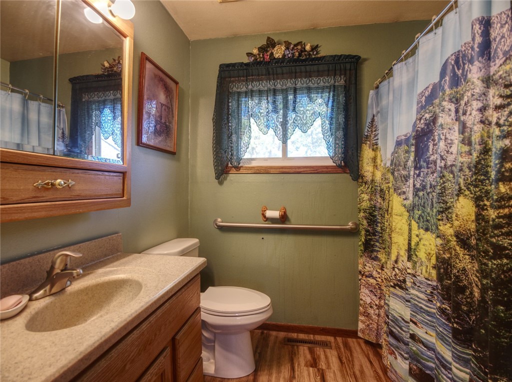 12825-Thomas-Osseo-WI-54758-5