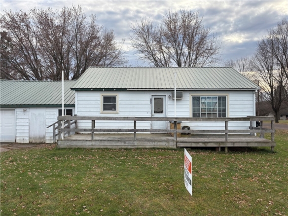 Residentialhouse for sale picture with an address of  130 Brewster Street in Prairie Farm and a list price of 150000