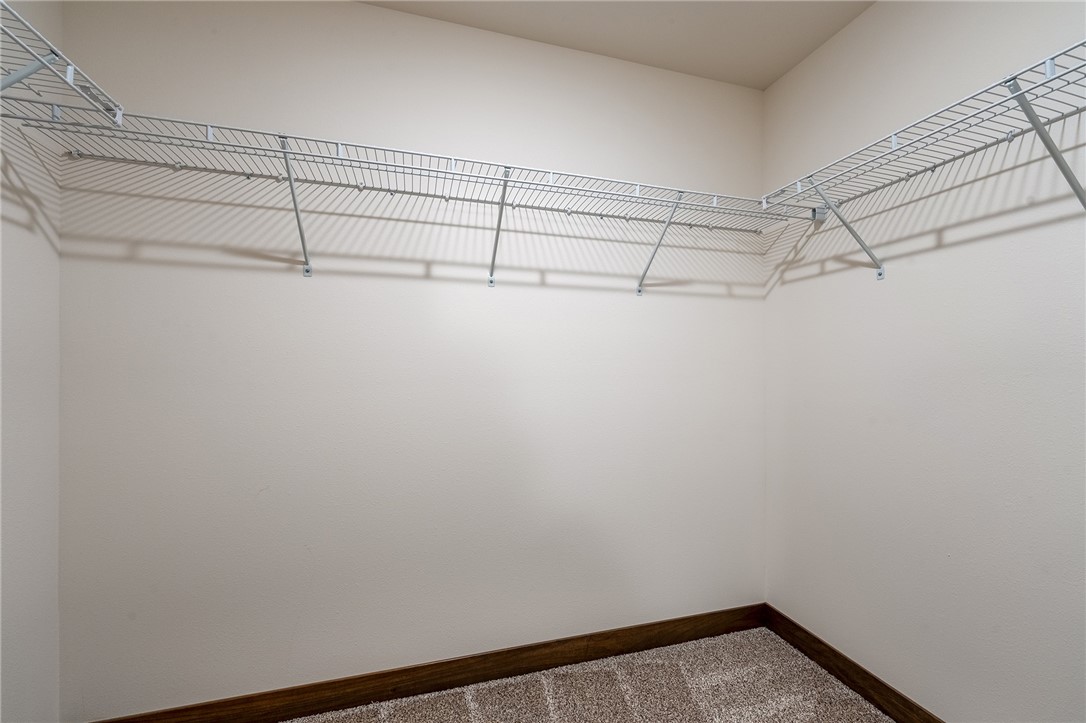 1337-Juniper-Eau-Claire-WI-54703-6