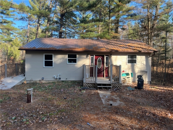 Residentialhouse for sale picture with an address of  1351 21 3/4 Street in Cameron and a list price of 279900