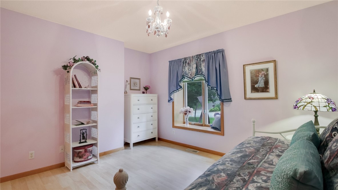 1351-Brentwood-Eau-Claire-WI-54703-6