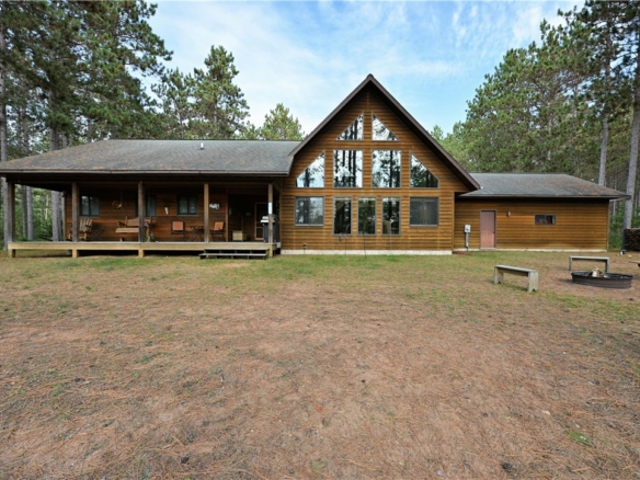 Residentialhouse for sale picture with an address of  13672 Short Road in Gordon and a list price of 489000