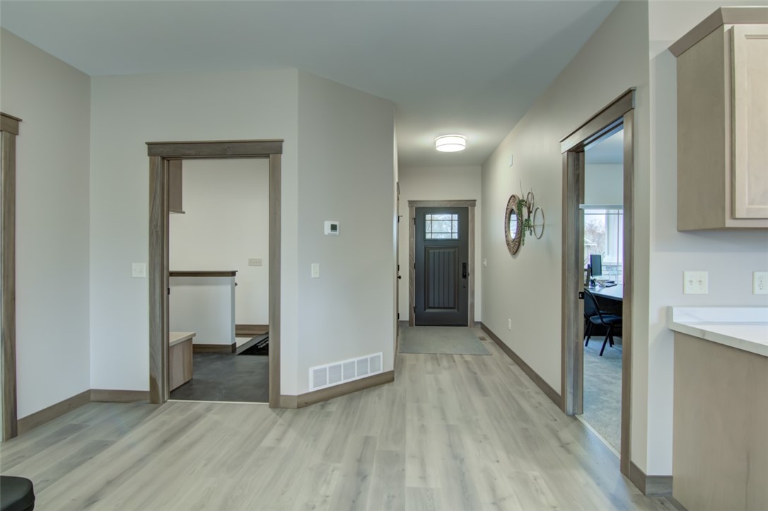 1372-Pebble-Beach-Altoona-WI-54720-4