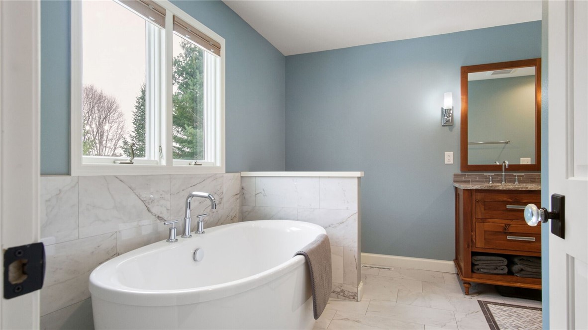 139-Canterbury-Eau-Claire-WI-54701-7