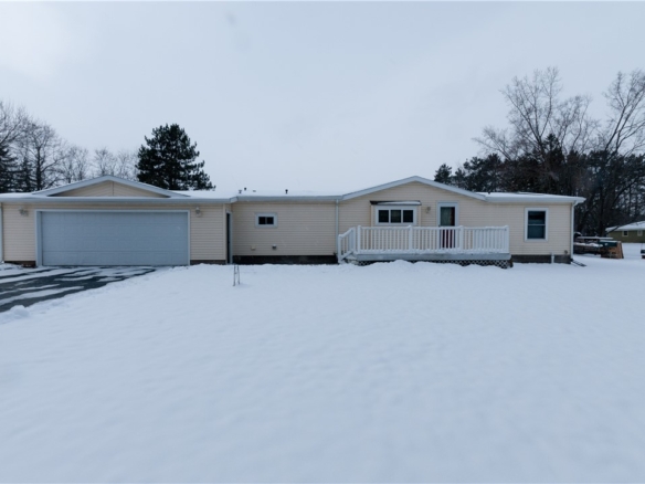Residentialhouse for sale picture with an address of  1412 Birchwood Lane in Eau Claire and a list price of 260000