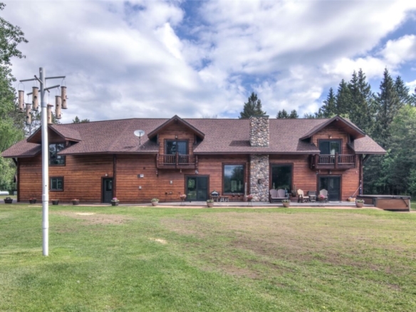 Residentialhouse for sale picture with an address of  14817 Airport Road in Hayward and a list price of 979900