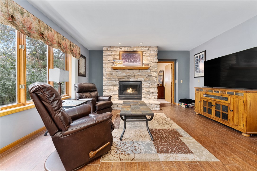 1523-Woodridge-Chippewa-Falls-WI-54729-2