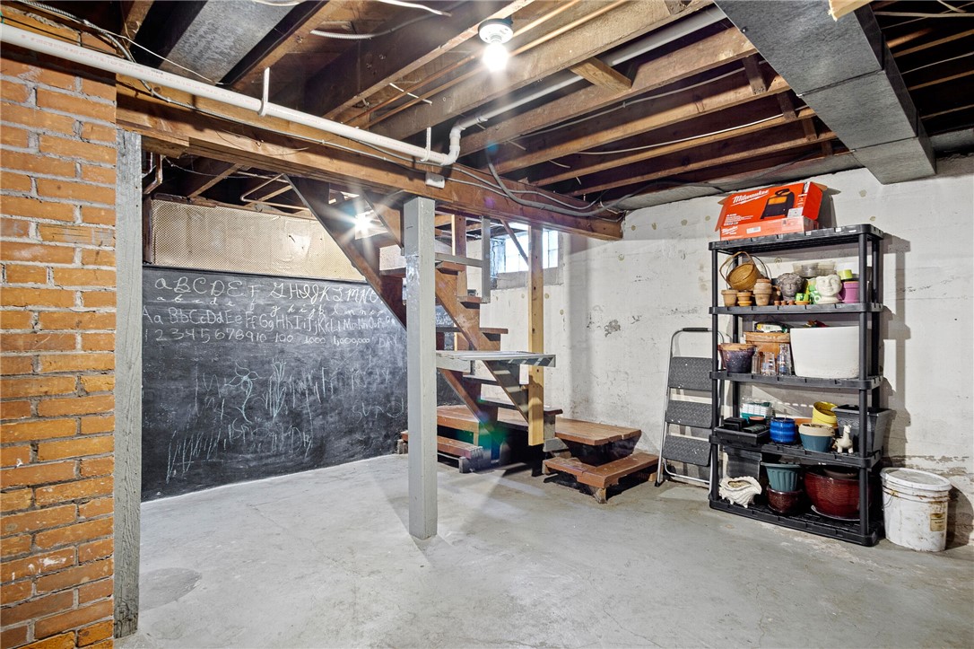 1528-Highland-Eau-Claire-WI-54701-6