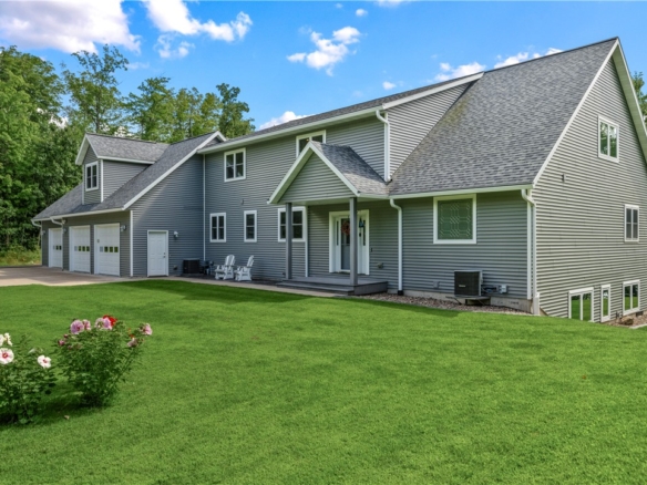 Residentialhouse for sale picture with an address of  16122 361st Street in Stanley and a list price of 1200000