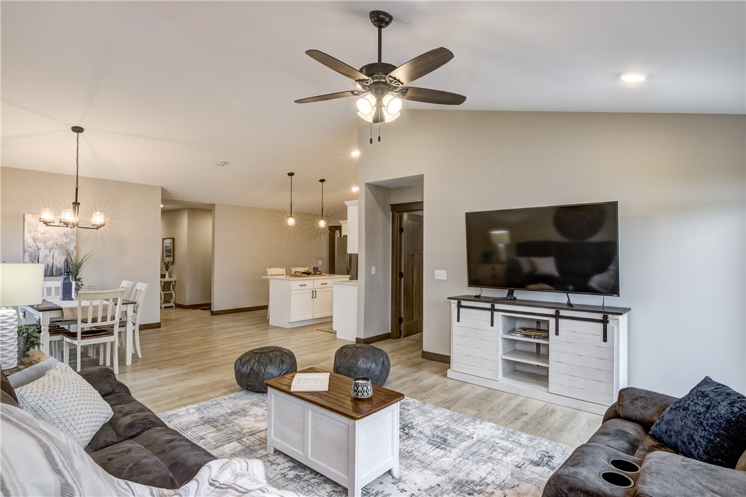 1652-Kyler-Altoona-WI-54720-1