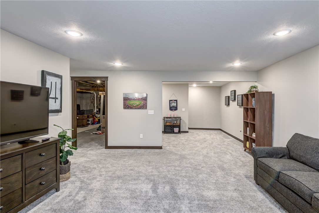 1652-Kyler-Altoona-WI-54720-5