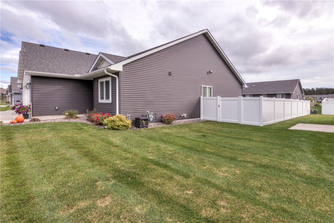 1652-Kyler-Altoona-WI-54720-9