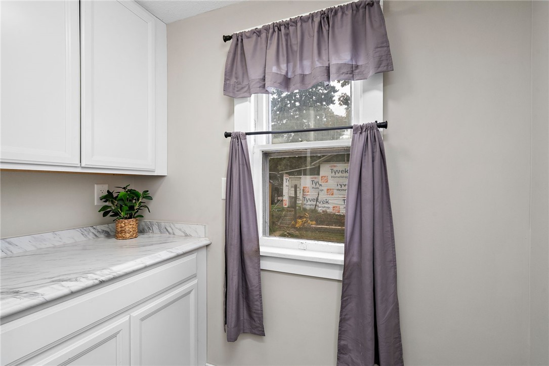 1678-Minnhaha-Ave-St-Paul-MN-55106-6