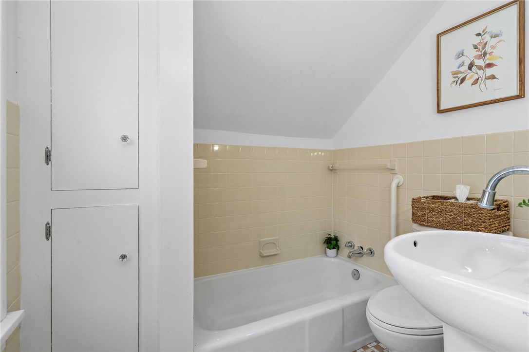 1678-Minnhaha-Ave-St-Paul-MN-55106-7