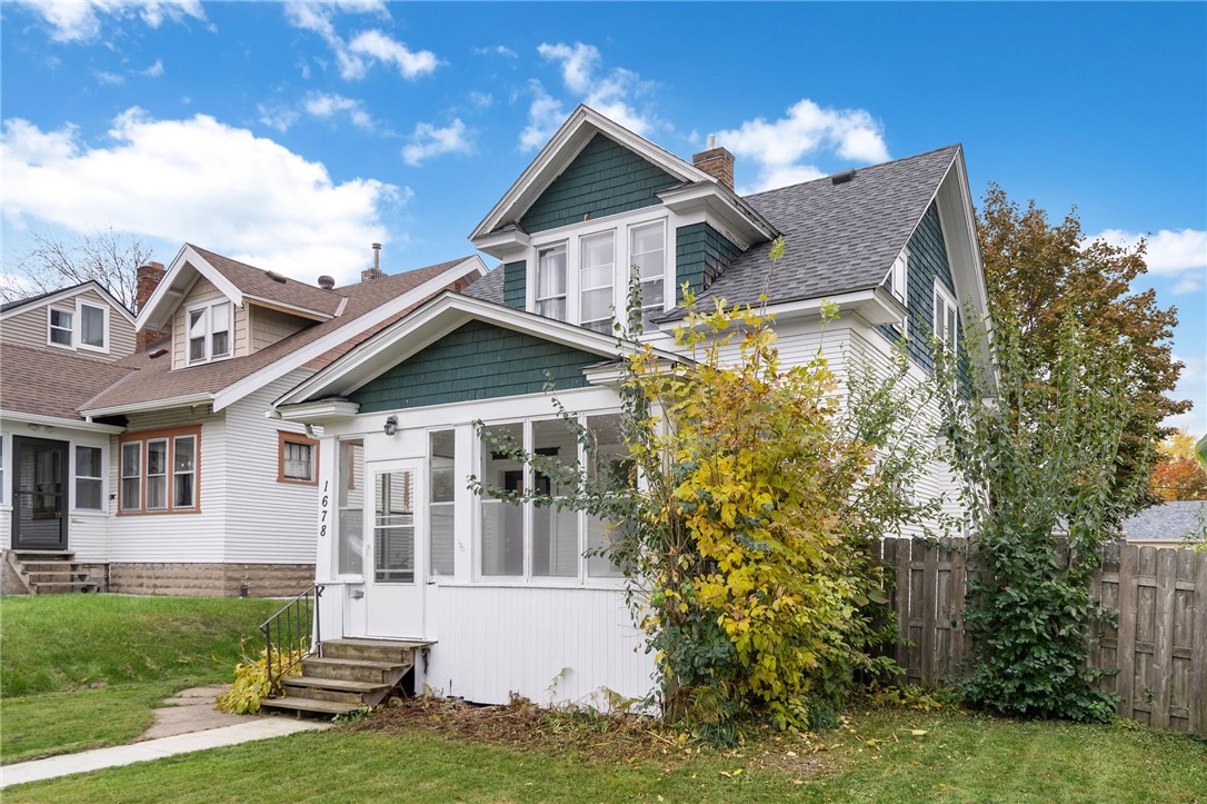 1678 Minnhaha Ave Avenue St Paul MN 55106