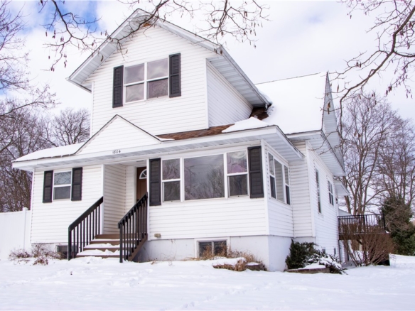 Residentialhouse for sale picture with an address of  1804 Cameron Street in Eau Claire and a list price of 329900