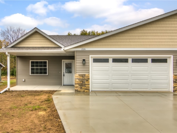 Residentialhouse for sale picture with an address of  1806 Dorret Road in Eau Claire and a list price of 319900