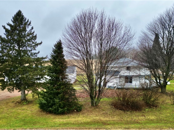 Residentialhouse for sale picture with an address of  18196 200th Street in Jim Falls and a list price of 299900