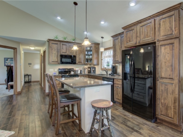 Residentialhouse for sale picture with an address of  1843 Luke Place in Chippewa Falls and a list price of 349900