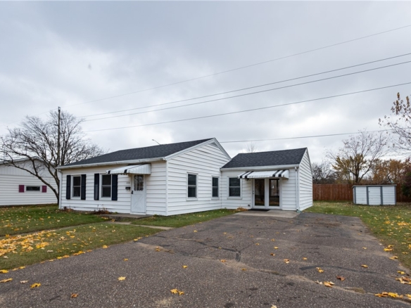 Residentialhouse for sale picture with an address of  1903 Lloyd Avenue in Eau Claire and a list price of 210000