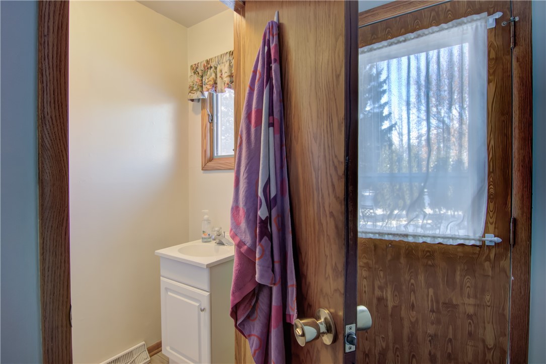 1914-Mead-Eau-Claire-WI-54703-5