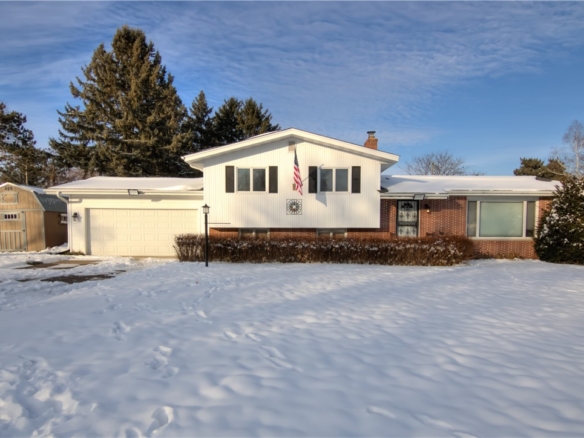 Residentialhouse for sale picture with an address of  1914 Mead Street in Eau Claire and a list price of 329900