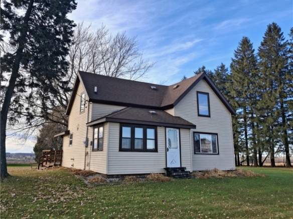 Residentialhouse for sale picture with an address of  1932 15th Street in Rice Lake and a list price of 210000