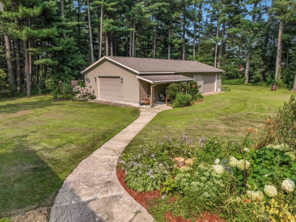 Residentialhouse for sale picture with an address of  1952 16 1/2 Avenue in Cameron and a list price of 447500