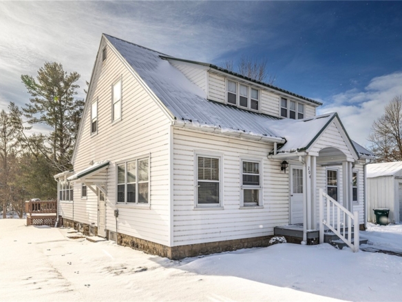 Residentialhouse for sale picture with an address of  204 Pearl Street in Merrillan and a list price of 185000