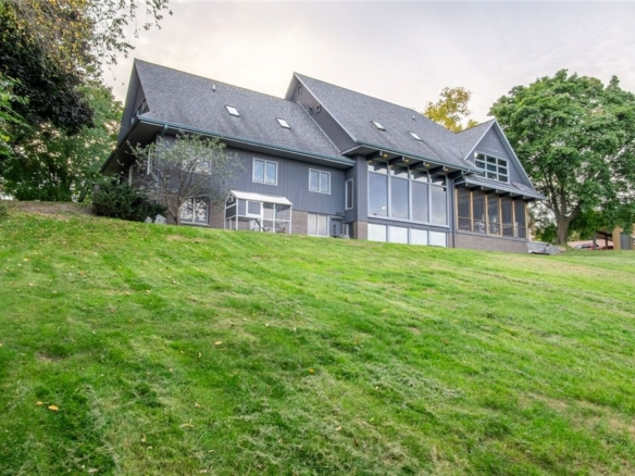 Residentialhouse for sale picture with an address of  217 Skyline Drive in Eau Claire and a list price of 549900