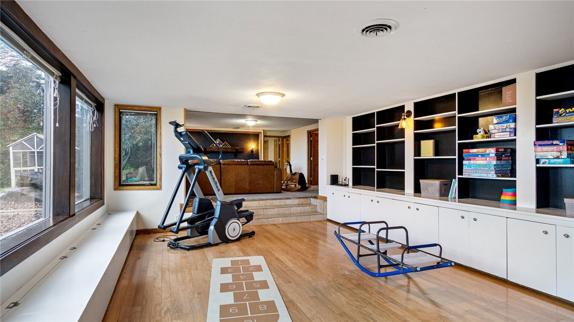 217-Skyline-Eau-Claire-WI-54703-8